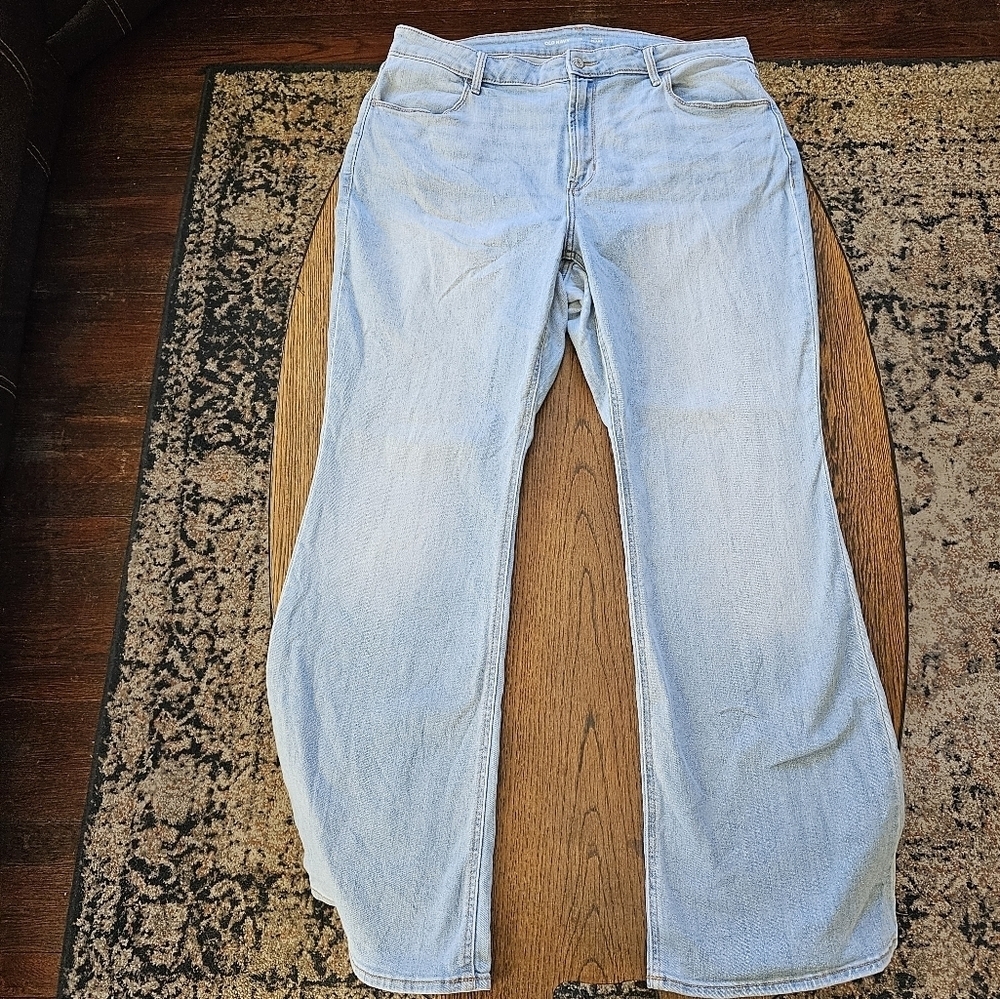 Old Navy High Rise Flare Light Wash Jeans Size Women's 16 - Picture 4 of 13
